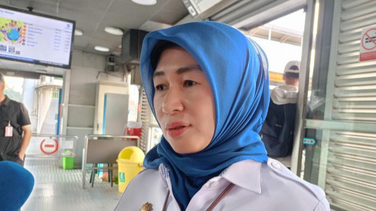 Cerita Plt Wali Kota Jaktim Ngantor Naik Transportasi Umum: Foto dari Keluar Rumah sampai Halte TransJakarta Buat Absen