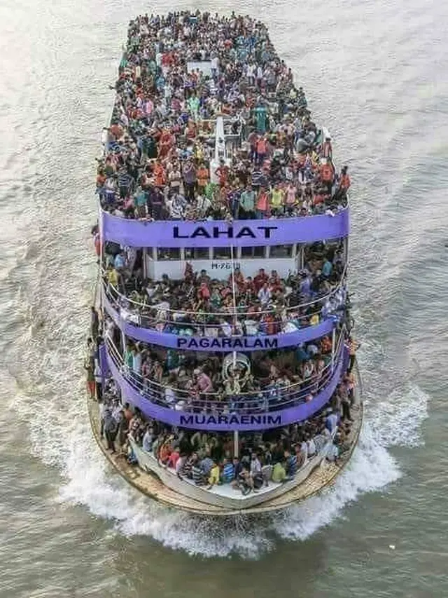 6 Potret Jadul Suasana Mudik Berbagai Moda Transportasi di Indonesia, Bikin Nostalgia.