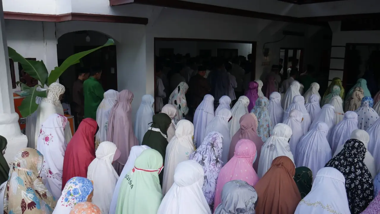 Jemaah Aolia Gunungkidul Sholat Hari Raya Idul Fitri pada 20 April 2023