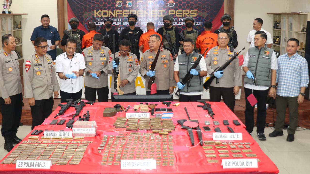 Kronologi Lengkap Satgas Ops Damai Cartenz Bongkar Jaringan Penyuplai Senpi & Ribuan Amunisi ke KKB