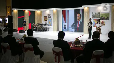 Presiden Joko Widodo menyampaikan sambutan secara virtual pada pembukaan Hari Disabilitas Internasional di Gedung Kemensos, Jakarta, Kamis (3/12/2020). Acara bertema Membangun Kembali Kehidupan yang Lebih Baik, Lebih Inklusif, Lebih Berkelanjutan di Masa Pandemi Covid-19.(Liputan6.com/Faizal Fanani)