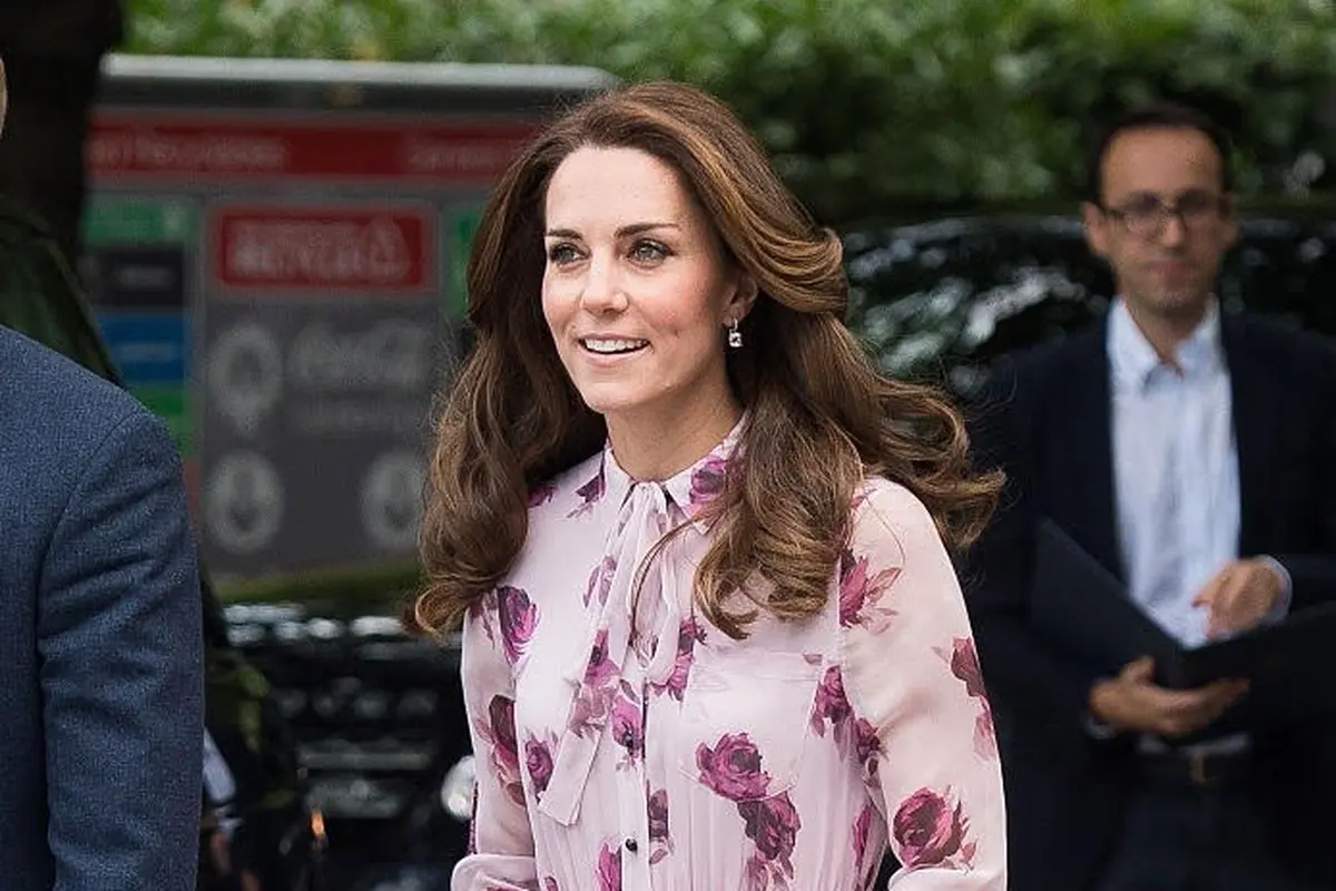 Pesona Kate Middleton dalam Balutan Gaun Floral Kate Spade