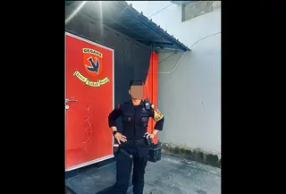 Anggota Brimob Bripda AIS dilaporkan atas tuduhan memaksa pacar menggugurkan kandungan. (istimewa)