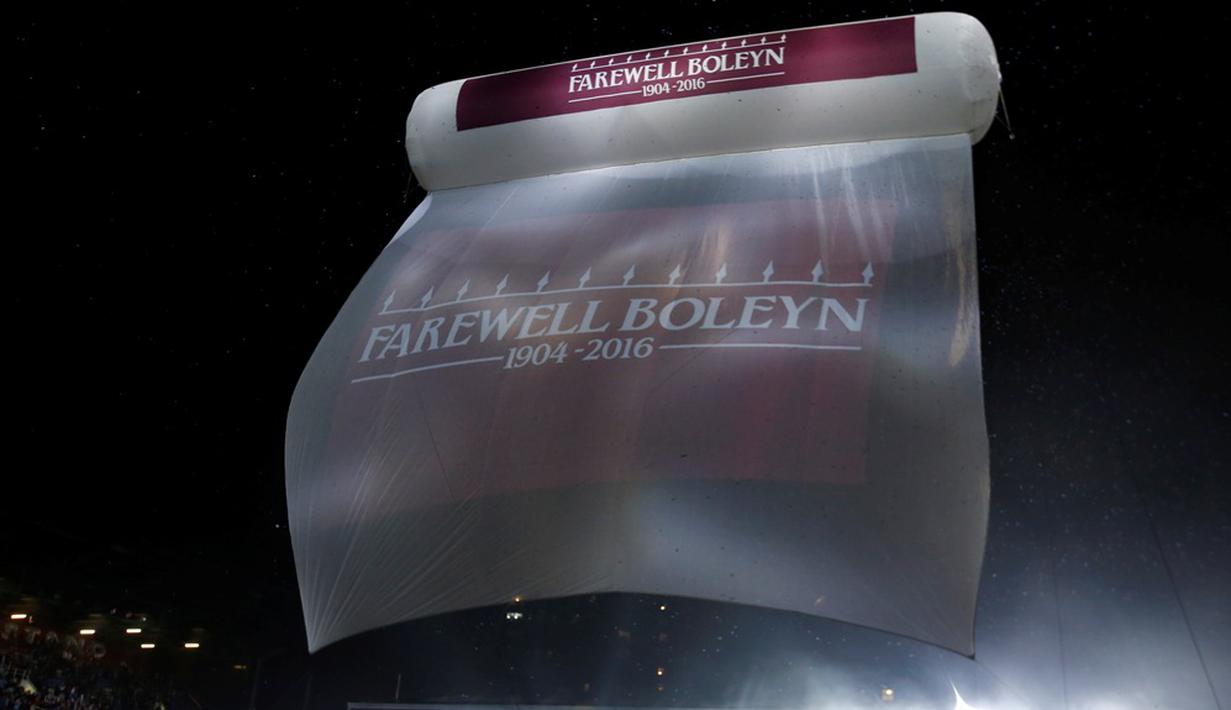 Pertandingan melawan MU adalah yang terakhir bagi West Ham bermain di Boleyn Ground yang telah digunakan sejak tahun 1904. Rabu (11/5/2016) dini hari WIB. (Action Images via Reuters/John Sibley) 
