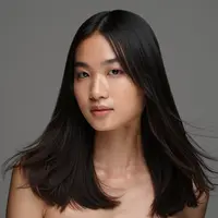 Model Rambut Wanita Panjang Lurus Poni Samping by Reve