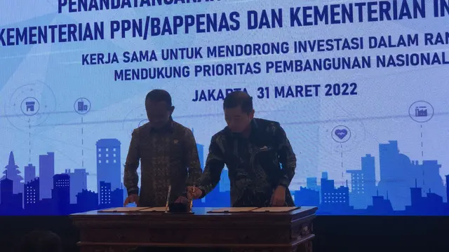 Kementerian PPN/Bappenas dan Kementerian Investasi/BKPM menandatangani MoU Mendorong Investasi dalam rangka Mendukung Prioritas Pembangunan Nasional, di Gedung Bappenas, Menteng, Jakarta Pusat, Kamis (31/3/2022).