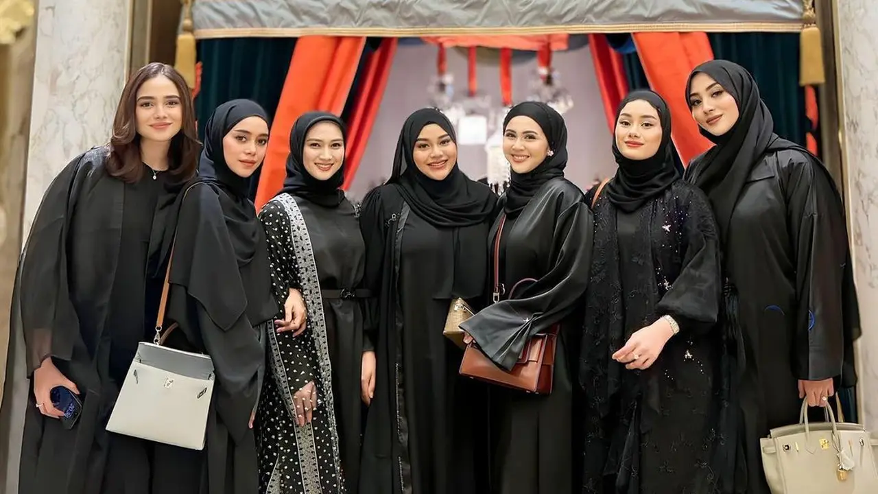 6 Gaya Artis saat Bukber 2024, Dian Sastrowardoyo hingga Melody Laksani