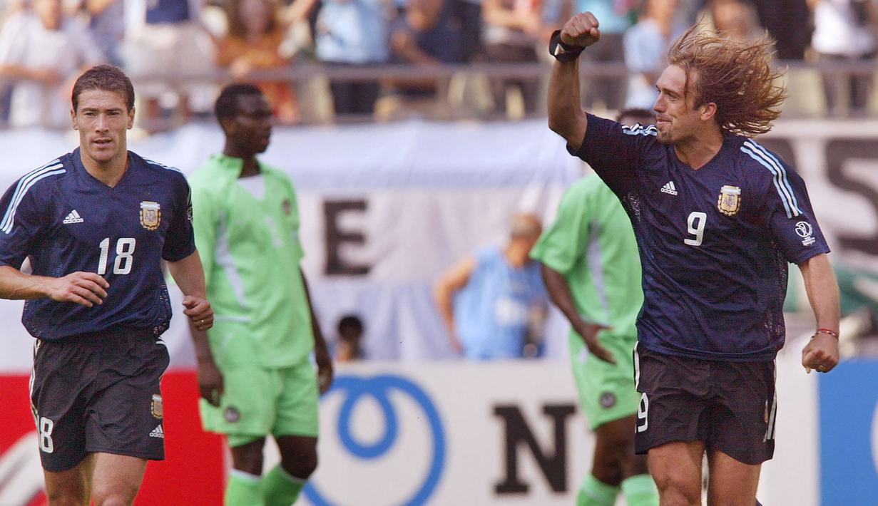 Gabriel Batistuta yang pensiun pada Maret 2005, total mencetak 10 gol dan 1 assist dalam 3 edisi Piala Dunia, yaitu mulai 1994 hingga 2002. (AFP/Daniel Garcia)