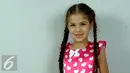 Isabella tampil dengan ciri khasnya yaitu rambut dikepang dua saat berkunjung ke kantor SCTV, Jakarta, Senin (24/8/2015). Kehadiran Isabella bersama pemeran serial elif lainnya dalam rangka memeriahkan HUT SCTV ke-25. (Liputan6.com/Faisal R Syam)
