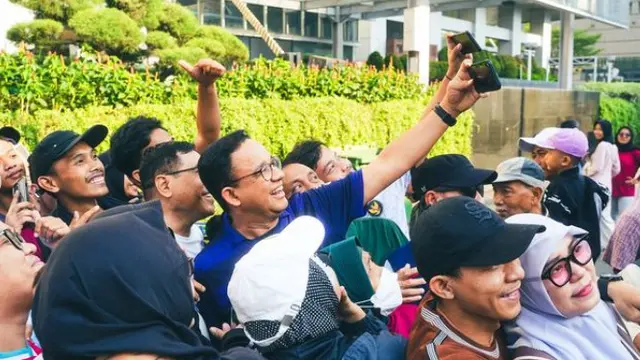 Anies Baswedan Turun ke CFD Bawa Pesan Inklusif tentang Penyandang Disabilitas. Foto: Instagram @aniesbaswedan.