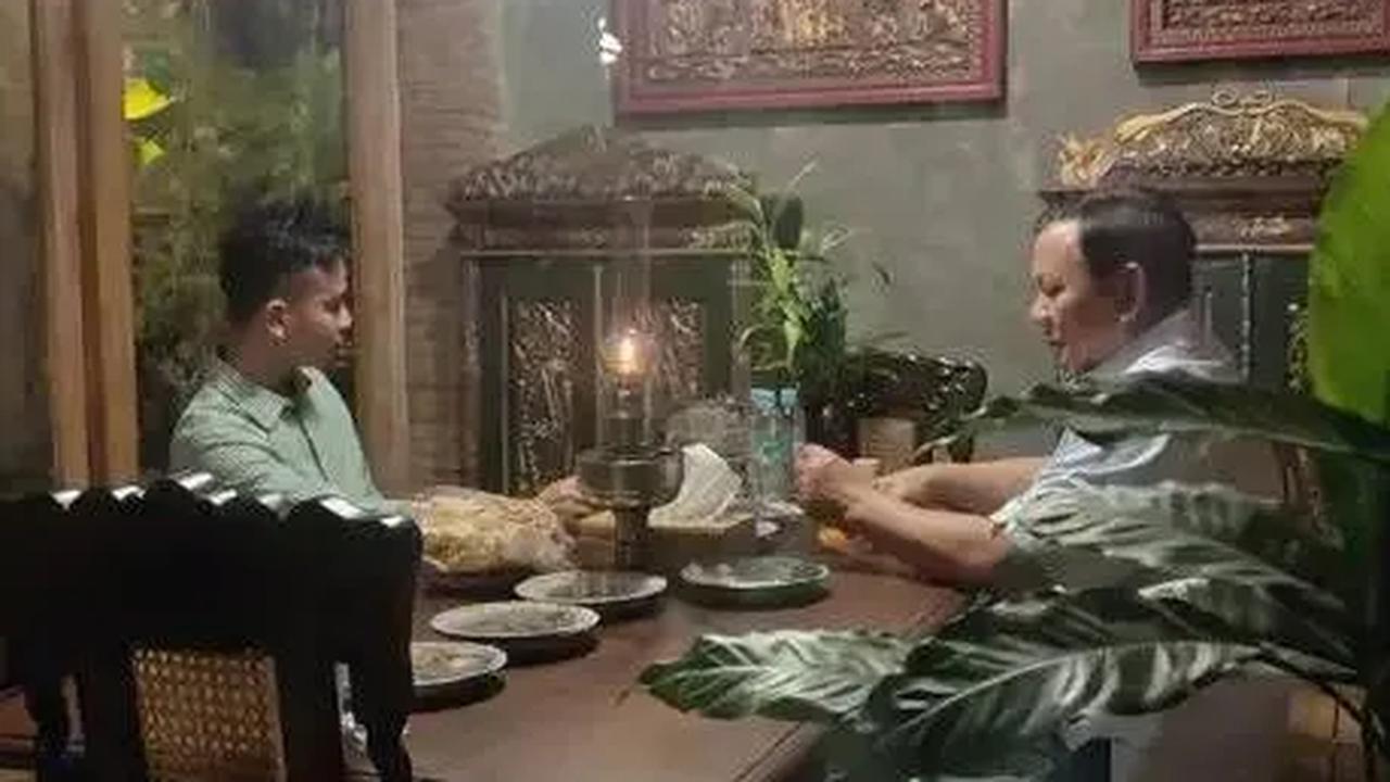 Sebelum dilakukan deklarasi, menurut Prabowo, keputusan Gibran sebagai cawapres telah dirembukkan oleh sejumlah ketua umum hingga sekjen partai politik dalam KIM.<br>
