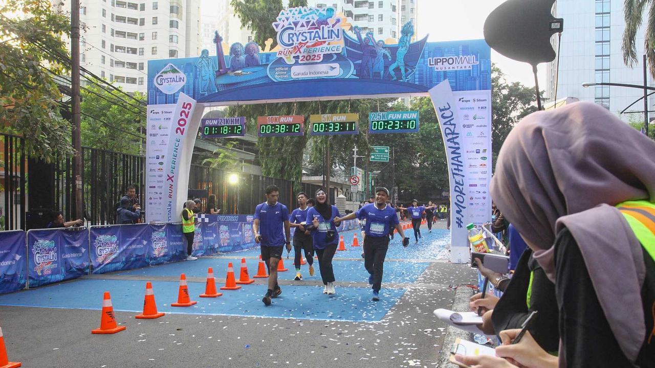FOTO: Ribuan Pelari Ikuti Crystalin RunXperience 2025 di Lippo Mall Nusantara