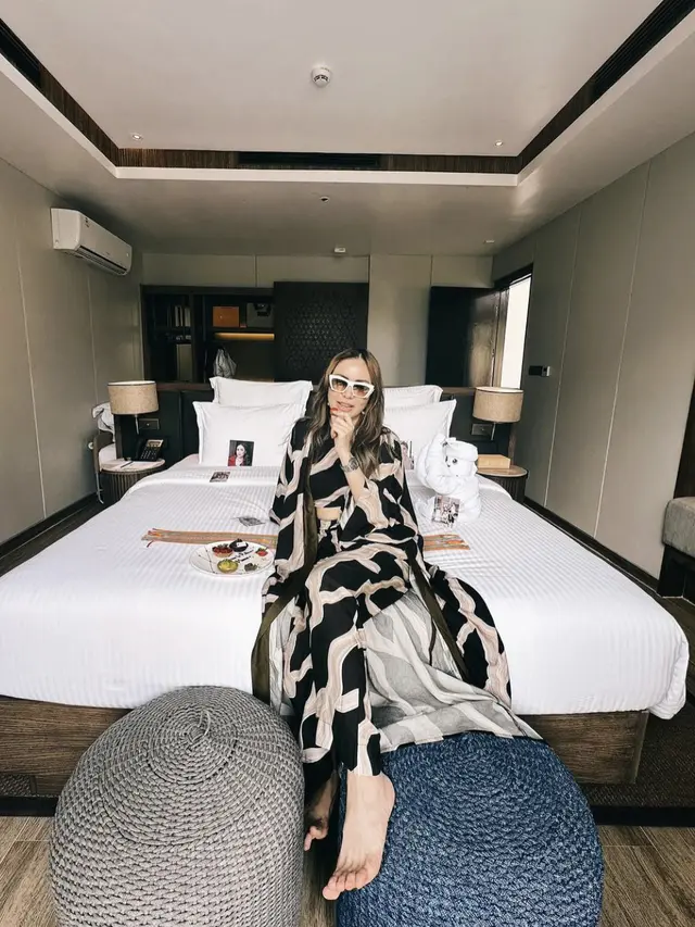 sumber foto: postingan liburan Momo pada Instagram/@therealmomogeisha