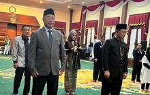 Mengenal 'Jer Basuki Mawa Beya': Khofifah Anugerahkan Penghargaan Bergengsi ke Ketua PWM Jatim Prof. Sukadiono