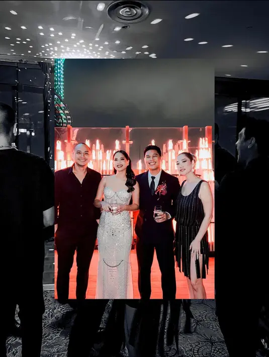 Usai resepsi, sebuah after party digelar. BCL pun tak ketinggalan menikmati momen tersebut bersama.  [@itsmebcl].