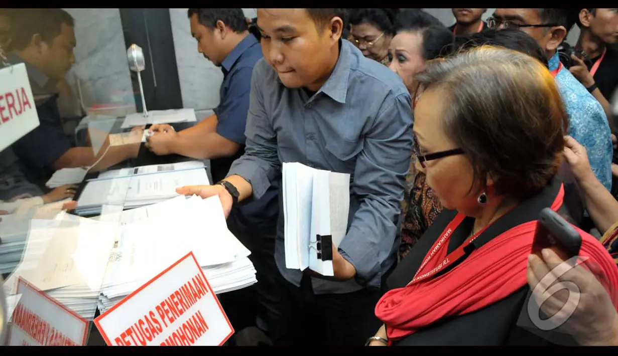 Undang-Undang yang didaftarkan uji materi  UU Nomor 17 tahun 2014 tentang MPR, DPD, DPR dan DPRD (UU MD3), Jakarta, Selasa (19/8/2014) (Liputan6.com/Panji Diksana)