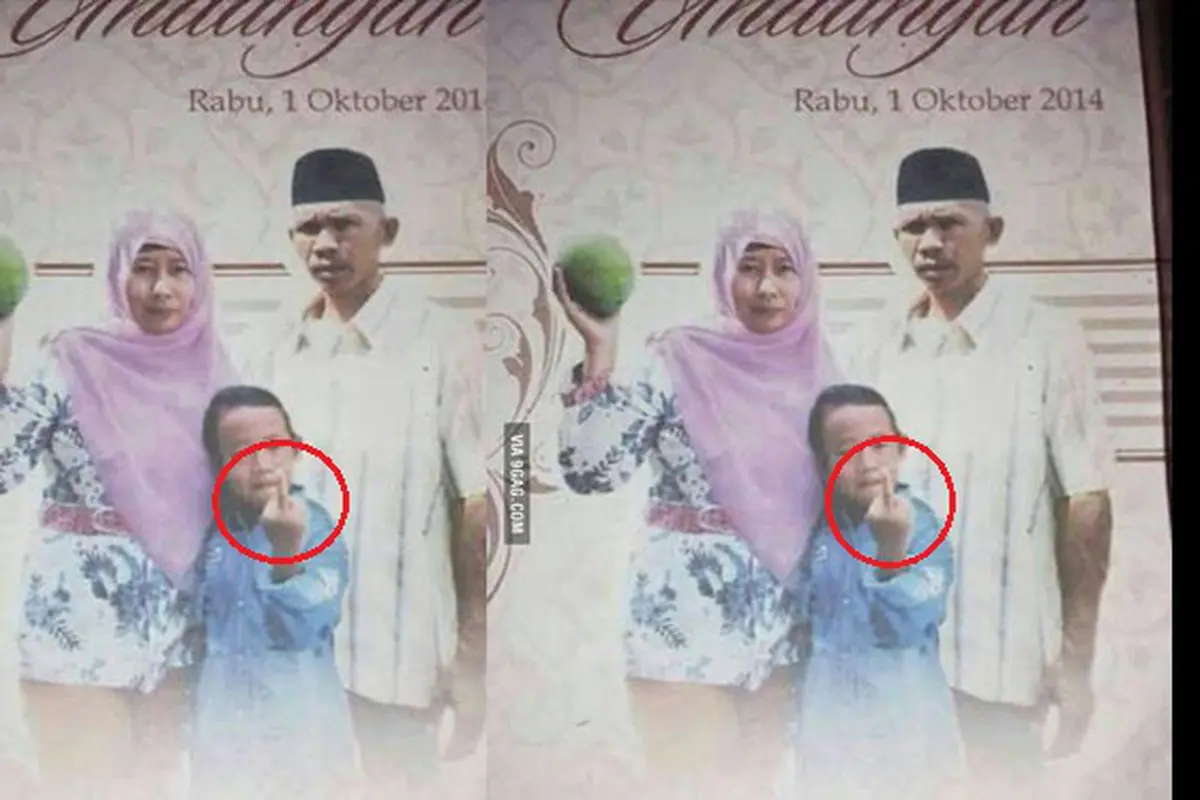 OMG, Undangan Sunatan Ini Muat Foto Bocah Acungkan Jari Tengah!