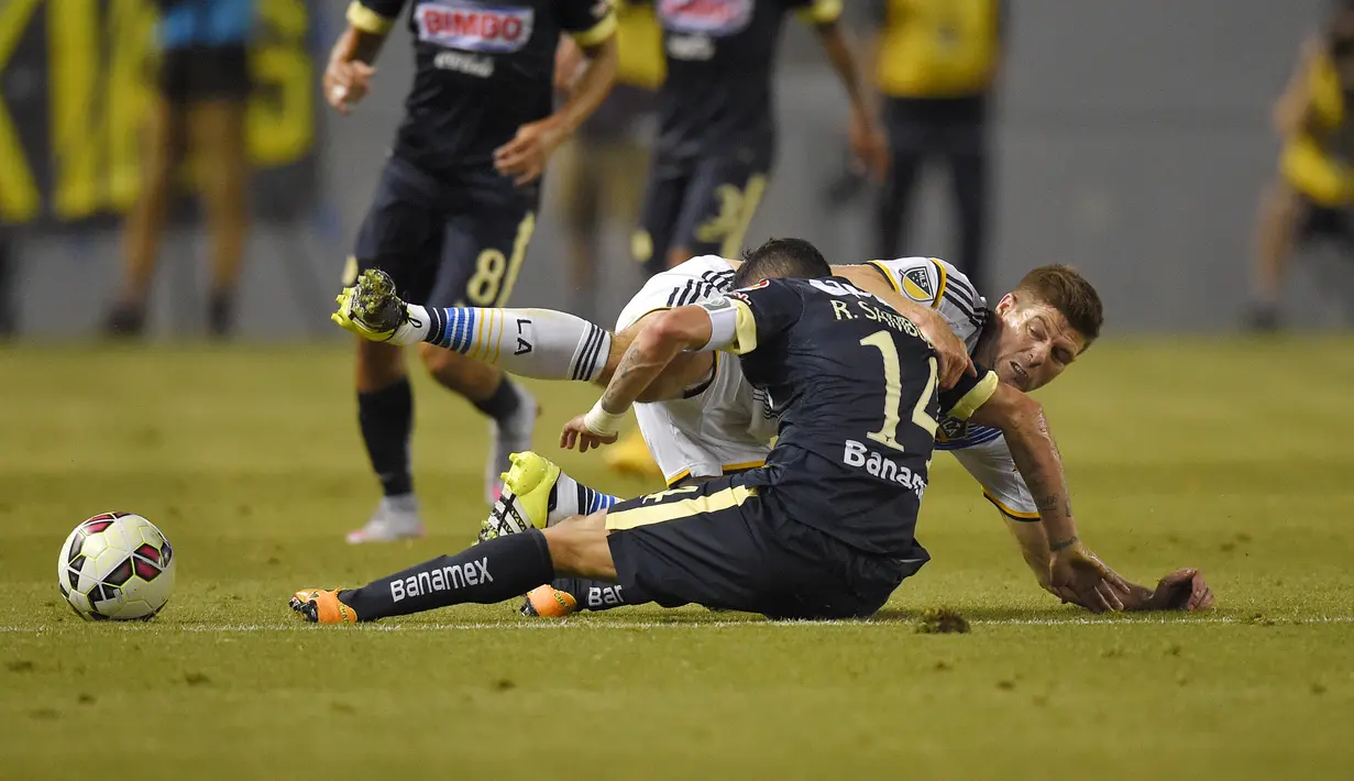 Mantan pemain Liverpool, Steven Gerrard, melakukan debut bersama LA Galaxy saat berhadapan dengan klub asal Meksiko, Club America, dalam turnamen International Champions Cup 2015 di Carson, California, AS. (AP Photo/Mark J. Terrill)