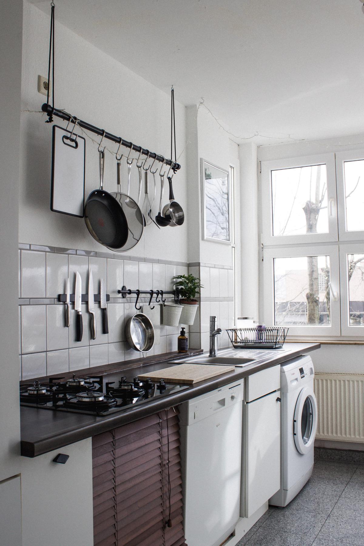 Contoh ilustrasi dinding dapur berbahan tile