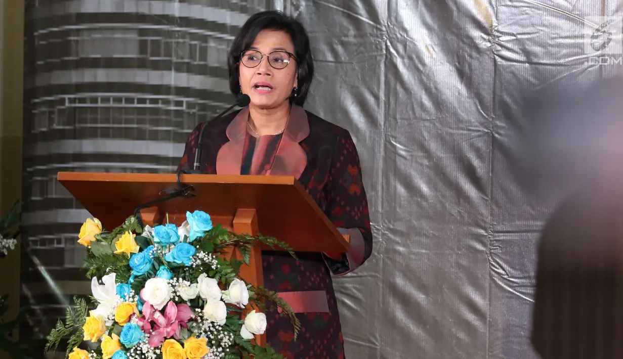 Menteri Keuangan Sri Mulyani memberi sambutan saat memberikan apresiasi dan penghargaan kepada 30 Wajib Pajak (WP) di Jakarta, Rabu (13/3). Acara ini mengambil tema 'Sinergi Wujud Cinta Negeri'. (Liputan6.com/JohanTallo)