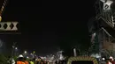 Kondisi Jembatan Penyeberangan Orang Pasar Minggu yang sebagian rangka utamanya telah terpotong, Jakarta, Sabtu (6/4). JPO Pasar Minggu akan dibangun kembali dengan konsep lebih futuristik serta ramah disabilitas. (Liputan6.com/Helmi Fithriansyah)