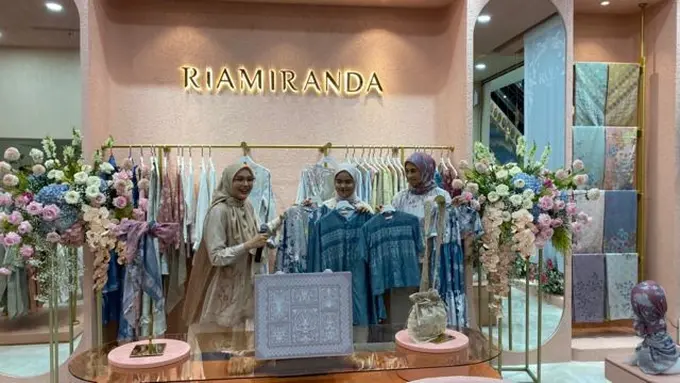 Ria Miranda Resmikan Butik di TSM Cibubur