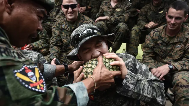 Minum Darah Kobra, Cara Militer Thailand dan AS Belajar Bertahan Hidup di Hutan