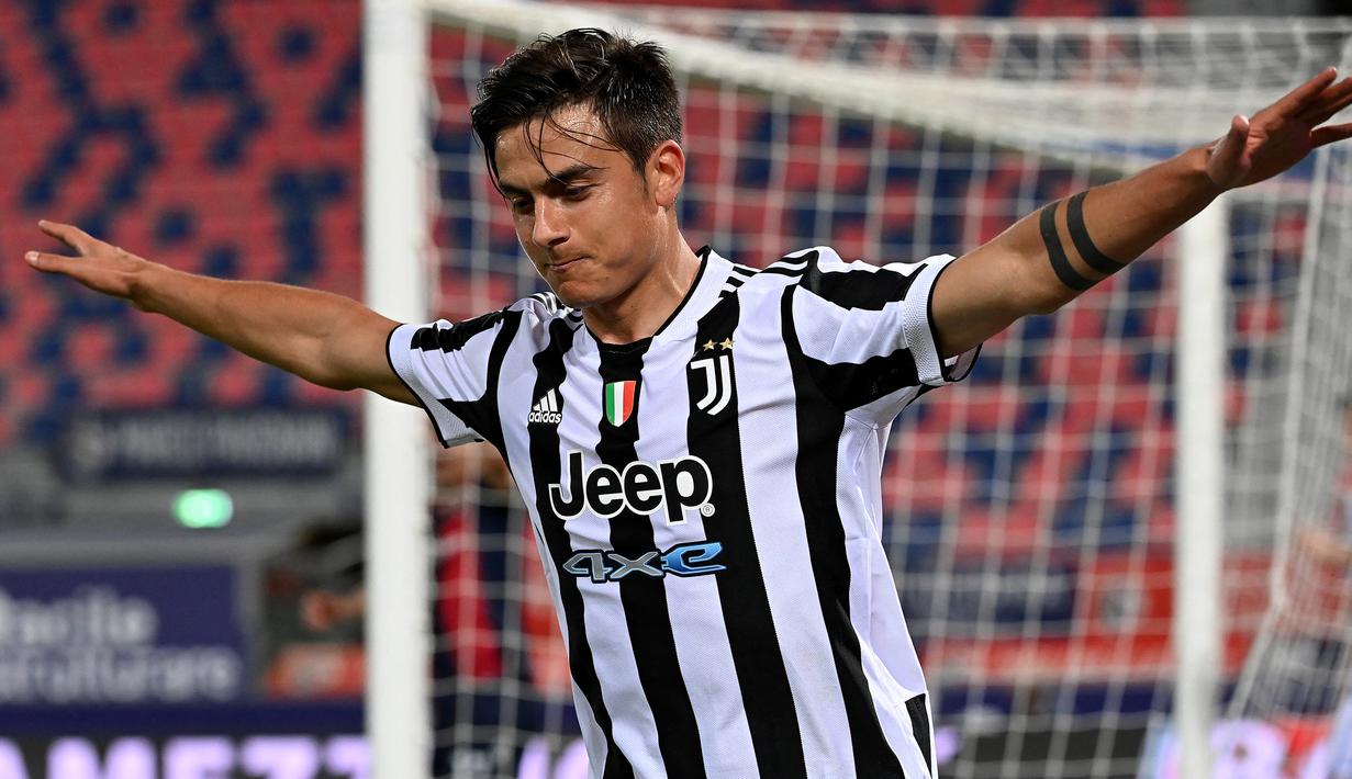 Paulo Dybala. Sayap serang berusia 27 tahun ini telah 6 musim memperkuat Juventus. Ia tersingkir akibat rentan cedera dan kalah bersaing dengan Federico Chiesa dan Dejan Kulusevski yang lebih dipercaya Andrea Pirlo. Musim lalu ia hanya tampil 25 kali di semua ajang. (Foto: AFP/Andreas Solaro)