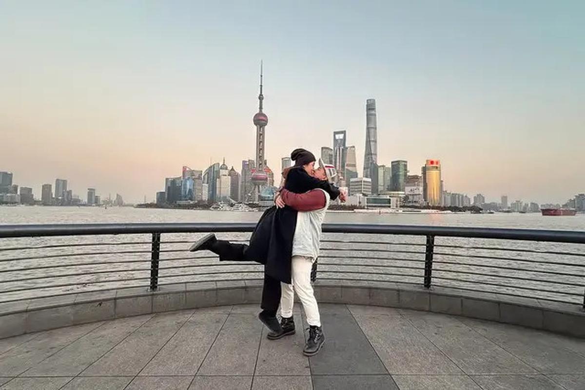 7 Potret Chelsea Olivia dan Glenn Kunjungi Spot Saat Prewedding, 10 Tahun Menikah