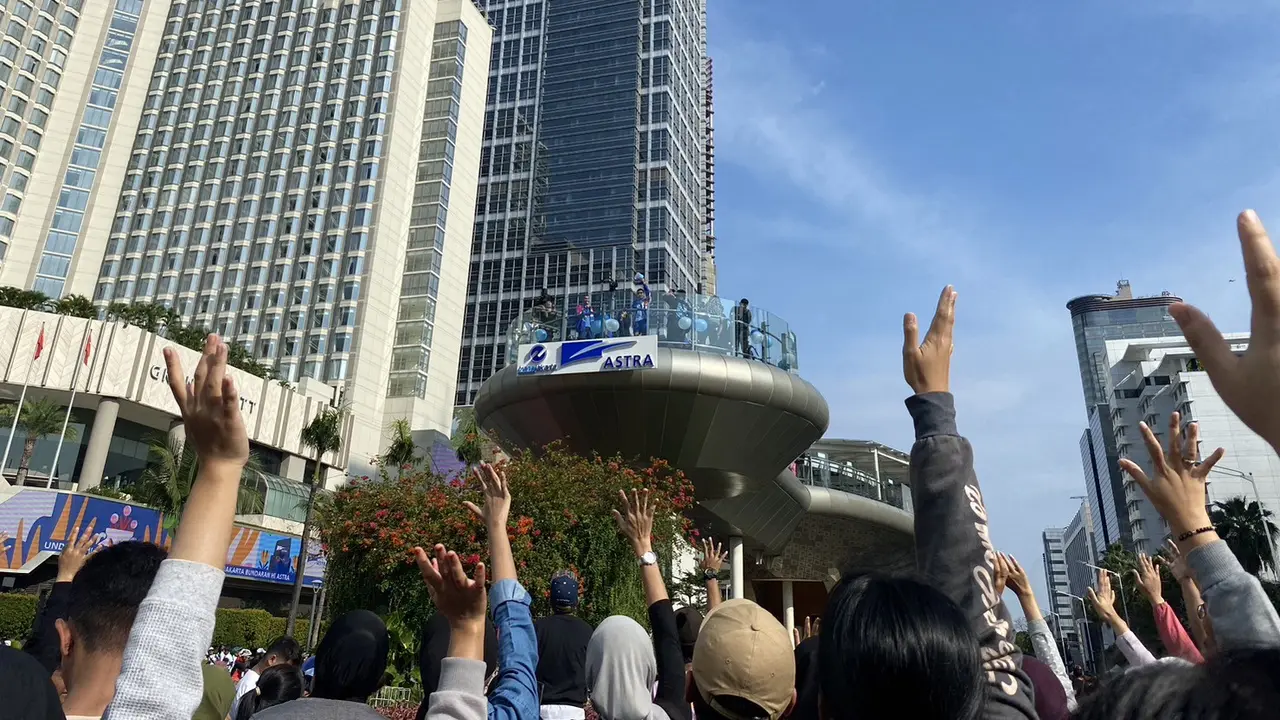 Penampilan RAN di Halte Transjakarta Bundaran HI Astra