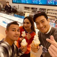 Raffi Ahmad dan Nagita Slavina bersama Siwon (Instagram/raffinagita1717)