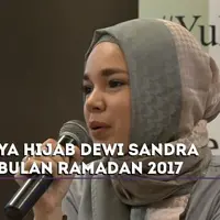 Gak mau ribet, Dewi Sandra suka hijab yang seperti ini.