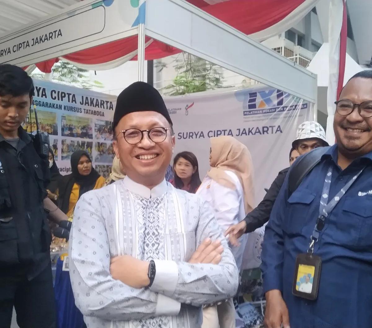 "Caregiver atau nurse (perawat) itu adalah gaji mereka sudah di atas Rp 20 juta. Di jepang, di Korea juga sama, di Kuwait pun juga sama," kata dia.