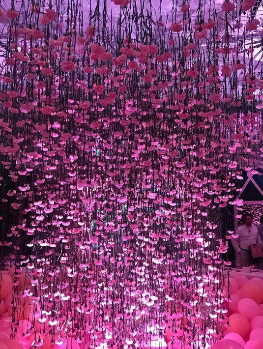 Dekorasi baby shower milik Khloe pun terlihat sangat cantik. Kamu seperti dibawa negeri dongeng. (instagram/krisjenner)