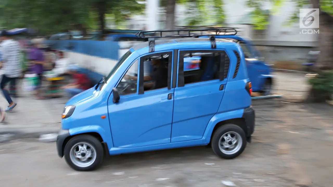 Bajaj Roda Empat Pengganti Bemo Mulai Beroperasi di Jakarta