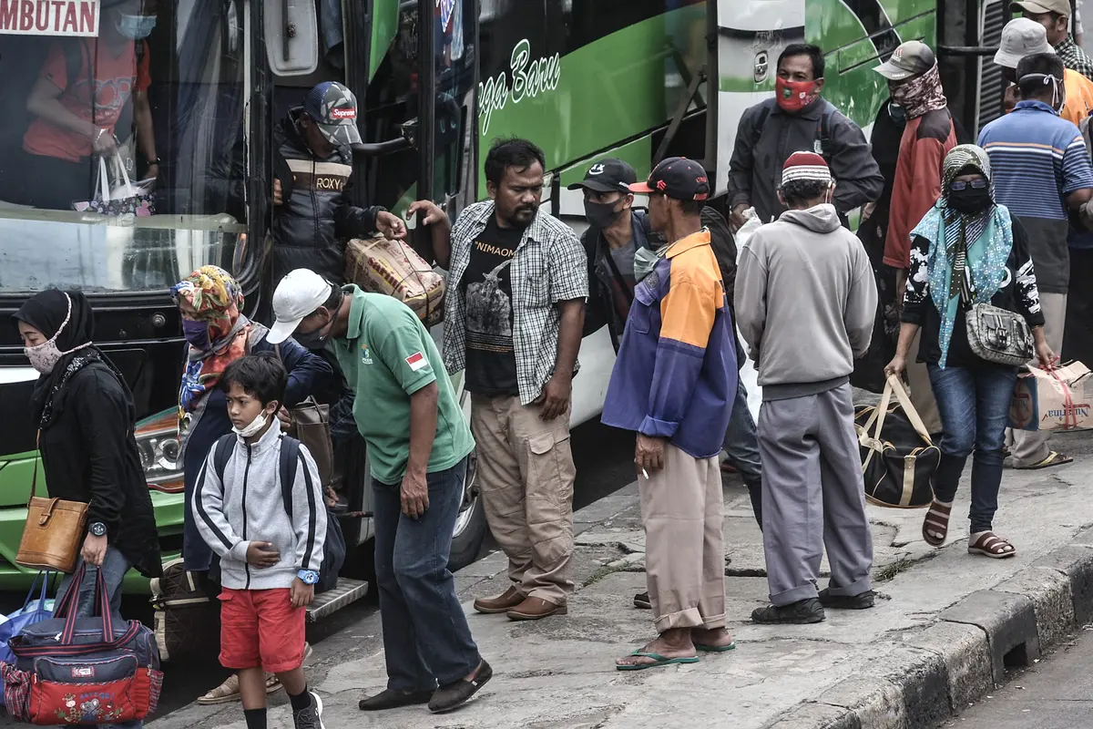 Suasana Arus Balik Liburan di Terminal Kampung Rambutan