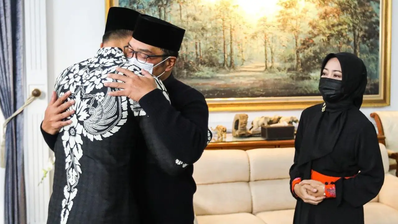 Ridwan Kamil Berduka Dipeluk Agus Yudhoyono