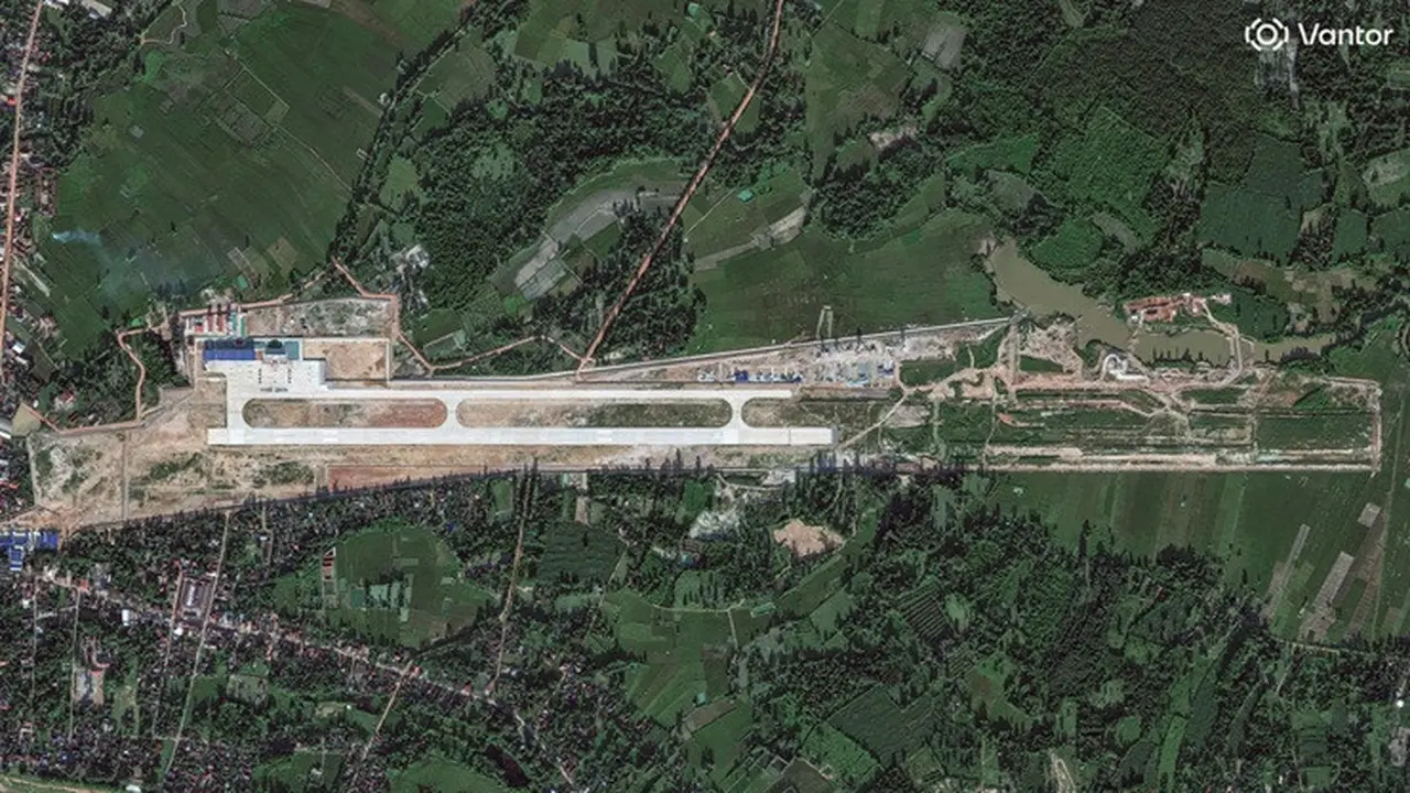 Citra satelit yang disediakan Vantor memperlihatkan Bandara Ban Keun di Laos pada 30 September 2026.