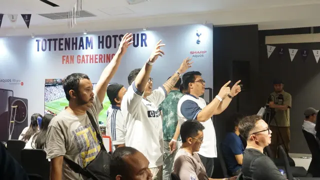 Fans Tottenham Hotspurs - Nonton Bareng Sharp dan Gary Mabbutt
