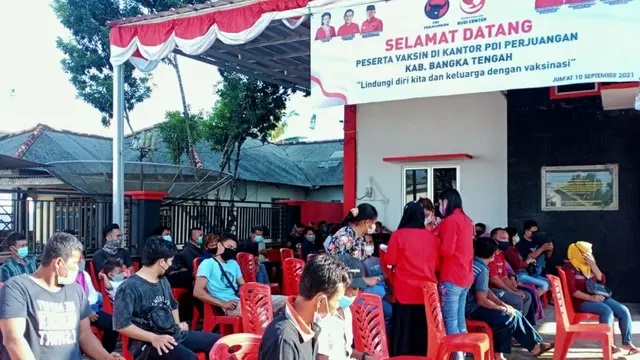 Puluhan Ribu Warga Babel Ikuti Vaksinasi Gratis PDIP dan Rudi Center