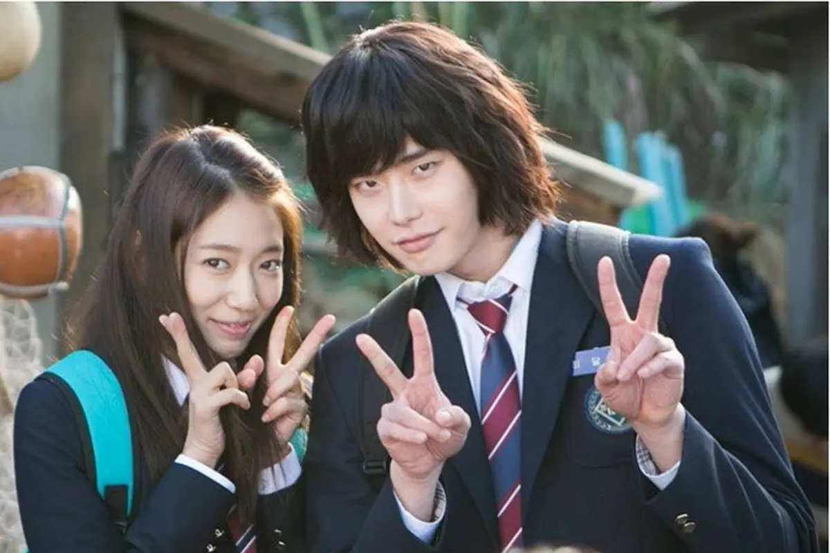 [Bintang] Park Shin Hye dan Lee Jong Suk