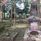 Kompleks makam Kerkhof atau Setana Landa di Purbalinga yang penuh misteri. (Foto: YouTube/Jurnalis Kampung)