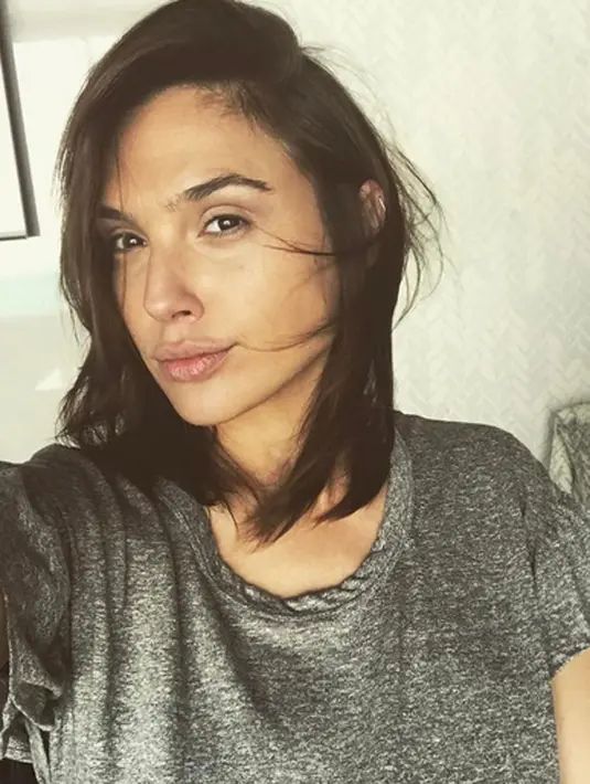Melansir Ace Showbiz, dilaporkan Gal Gadot tengah merencanakan anak ke-3 bersama suaminya, meskipun tiga bulan lalu anak ke duanya baru saja lahir ke dunia ini.  (Instagram/gal_gadot)