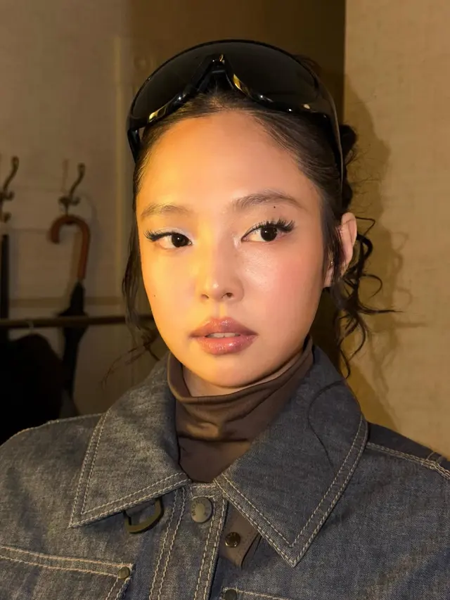 Jennie Blackpink  Hadir di Fashion Show Moncler di Aspen. [@jennierubyjane]