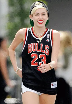 Miley Cyrus (Foto: usmagazine.com)