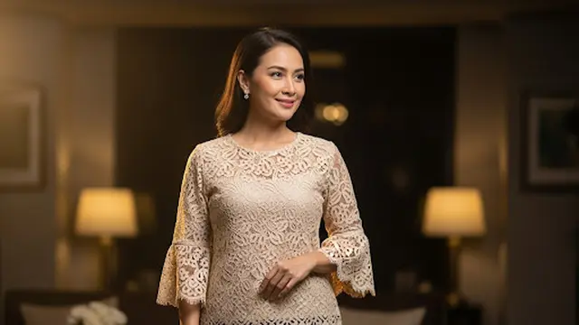 Blouse Brokat Full Motif dengan Lengan Lonceng Setengah Lengan