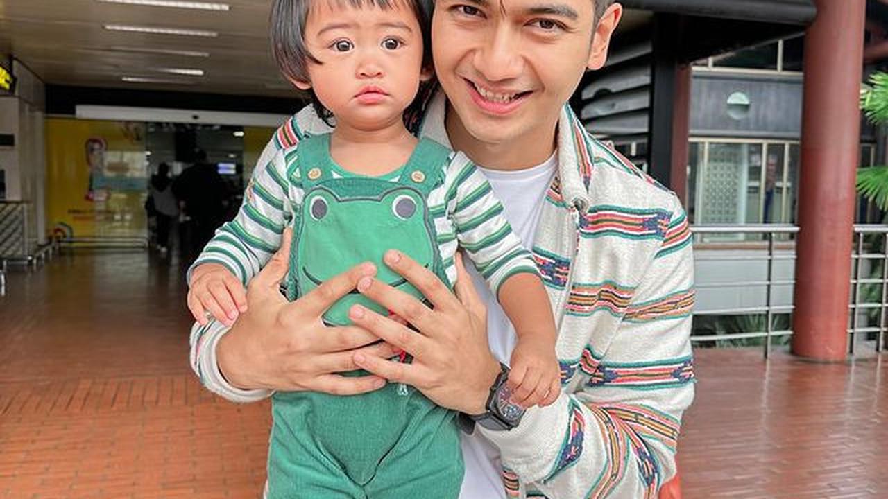 Rumor Keretakan Rumah Tangga Ria Ricis dan Teuku Ryan Semakin Santer, Netizen Tanyakan Cincin Pernikahan dalam Potret Terbaru Keluarga