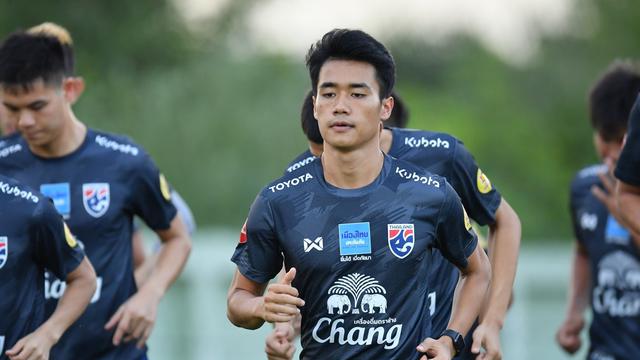 Gelandang Timnas Thailand, Anon Amornlerdsak.