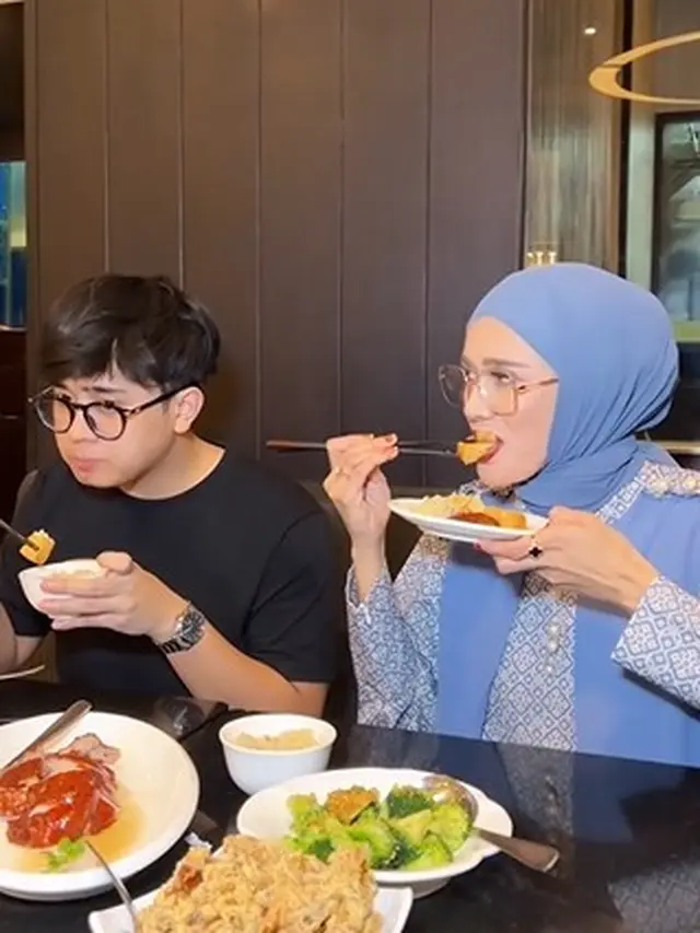 Kompak Banget, Intip Momen Rafly Aziz dengan Mulan Jameela saat Makan Bersama yang Jarang Tersorot