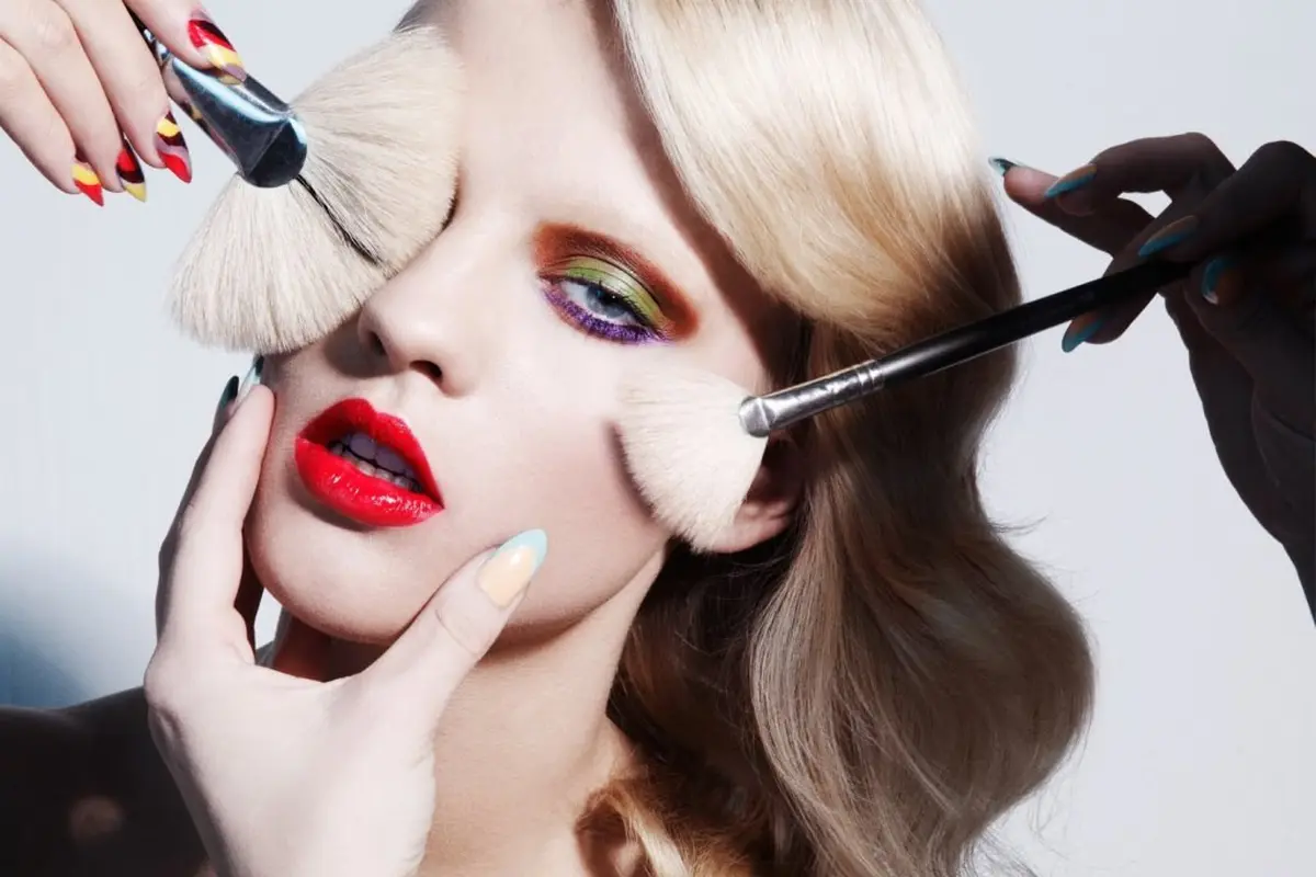 Kesalahan Berikut Selalu Terjadi oleh Wanita yang Suka Makeup